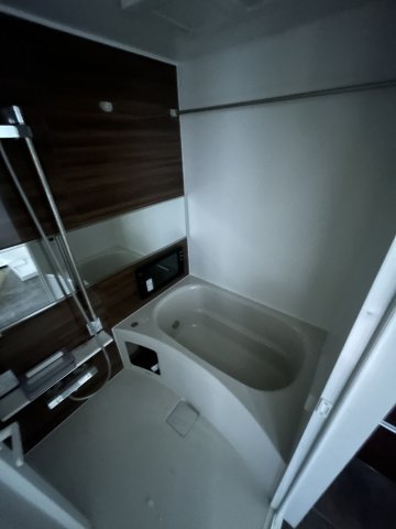 バス・シャワールーム　コンパクトで使いやすいお風呂です
