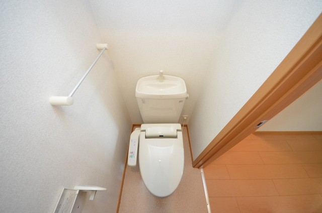 ＪＲ信越本線 さつき野駅 2階建 築19年のトイレ写真