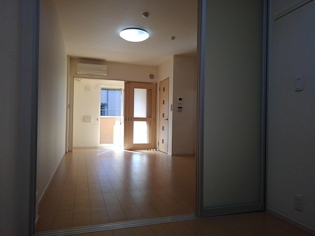 居室・リビング　こちらの居間で趣味の時間をお楽しみください