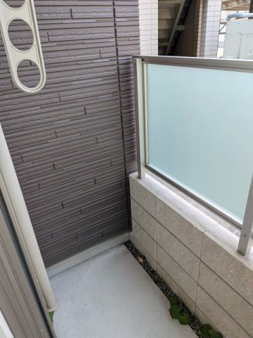 バルコニー　同仕様：テラス