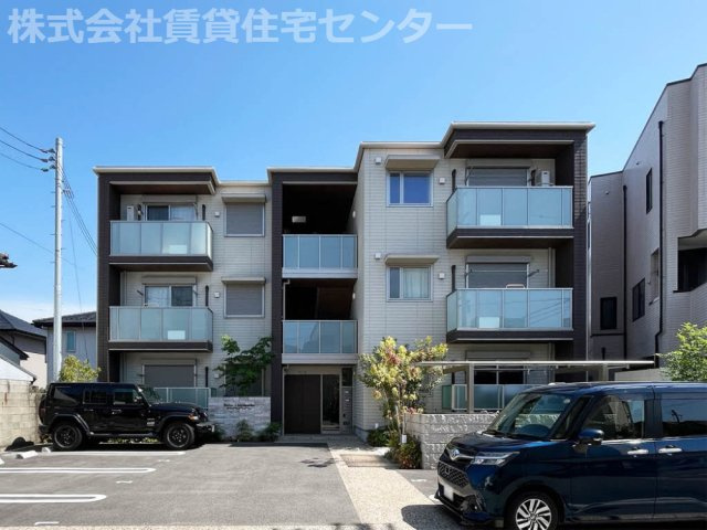 南海本線 和歌山市駅 バス乗車時間：8分 最寄りバス停で下車 徒歩7分 築4年