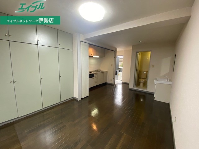 居室・リビング　別部屋参考写真です
