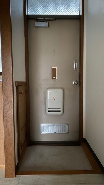 玄関　★お部屋探しは株式会社タウンハウジング東京まで★