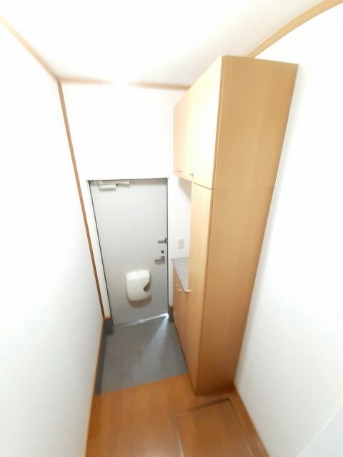 アヴェニールCの玄関写真