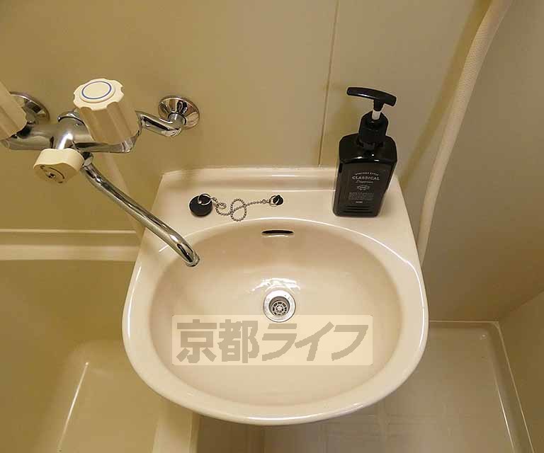 洗面設備　洗面台です。