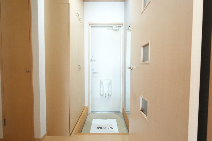 富山地鉄富山港線 粟島駅 徒歩31分 2階建 築23年の玄関写真