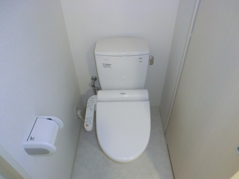 トイレ　ウォシュレットつきのきれいなトイレです