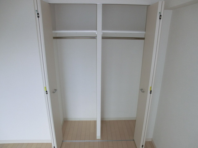 収納　奥行ある収納です