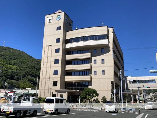 役所　伊方町役場（役所）まで300m