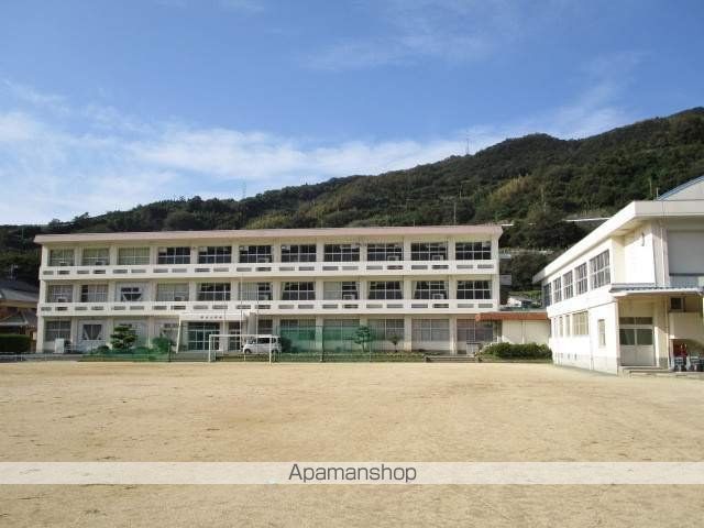 小学校　伊方町立伊方小学校（小学校）まで170m