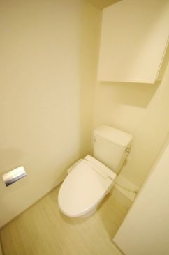 都営新宿線 大島駅 徒歩2分 14階建 築9年のトイレ写真