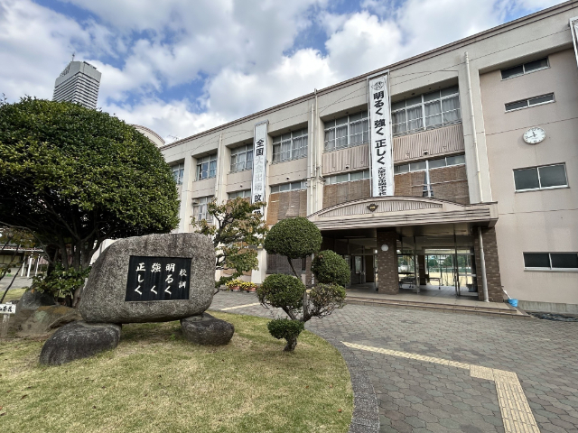 中学校　大阪市立市岡中学校（中学校）まで463m