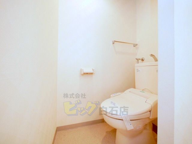 トイレ　ウォシュレット付きのトイレです♪