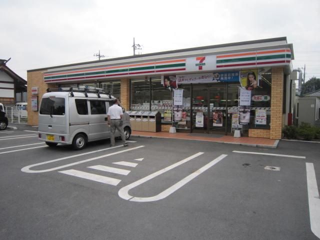 コンビニ　セブンイレブン（コンビニ）まで800m