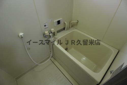 バス・シャワールーム　コンパクトで使いやすいお風呂です