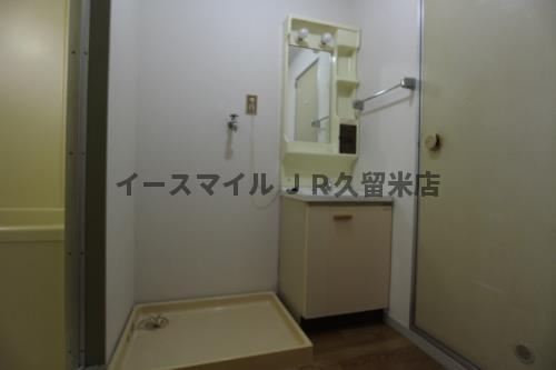 洗面設備　スペースが確保できる洗面所です