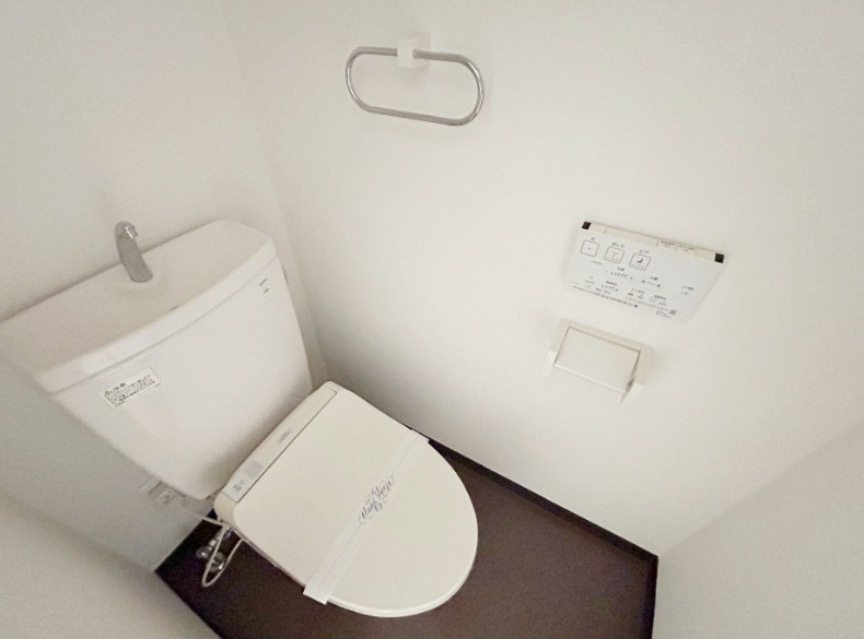 東急東横線 白楽駅 徒歩6分 6階建 築20年のトイレ写真