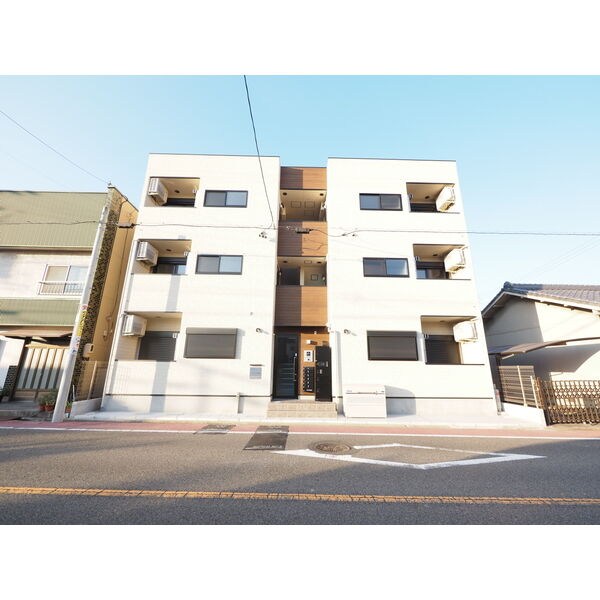 建物外観　外観　オートロック付　宅配ＢＯＸ有り