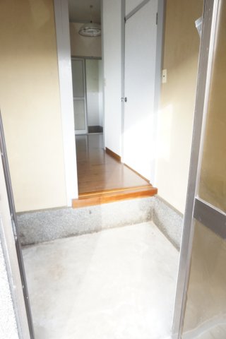 LハウスIIの玄関写真