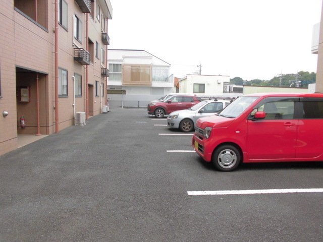 駐車場　駐車場完備です