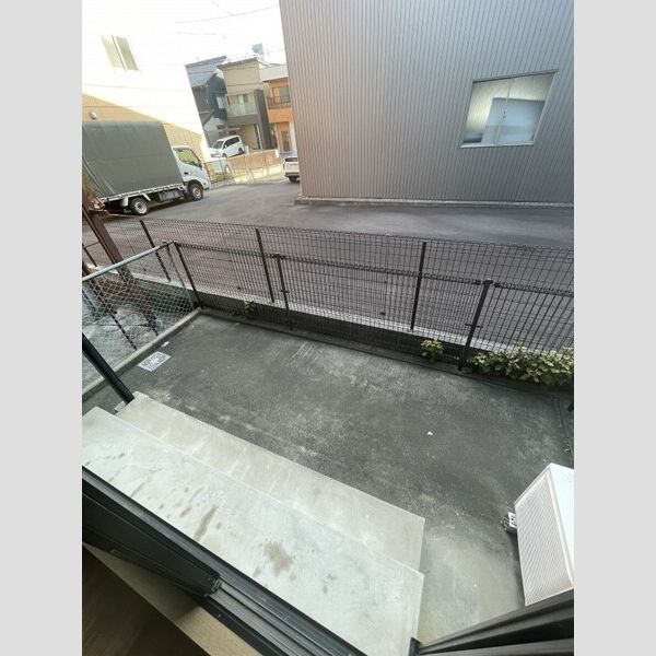 バルコニー　庭