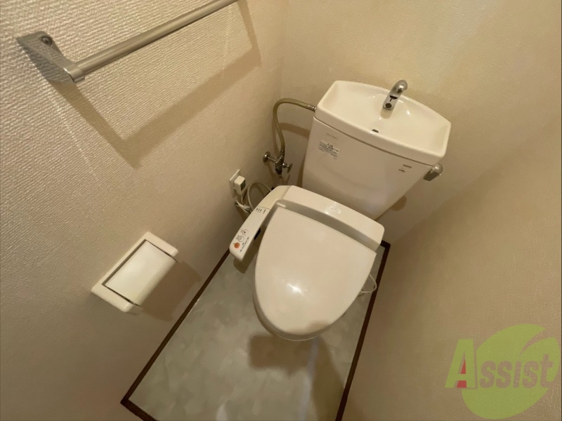 トイレ　こちらはトイレです。清潔感があり、安心して使用できます。