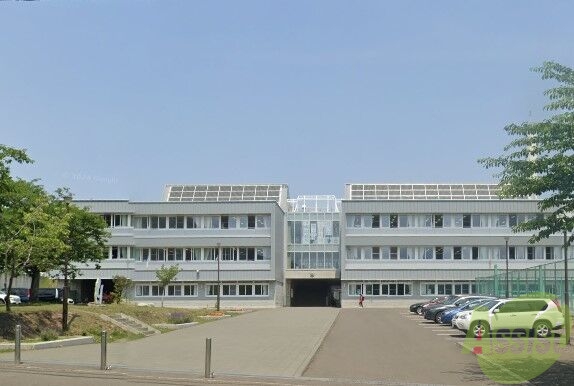 中学校　札幌市立手稲中学校（中学校）まで568m