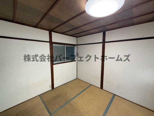 居室・リビング　日本らしい落ち着いた雰囲気の和室です
