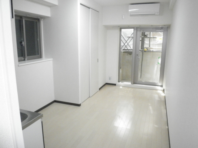 居室・リビング　写真は同マンションの別のお部屋のものです