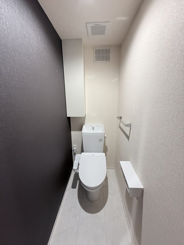東急田園都市線 あざみ野駅 徒歩15分 3階建 築1年のトイレ写真