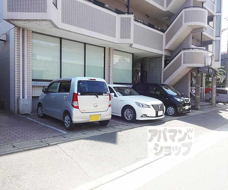 駐車場　・喫茶店駐車場