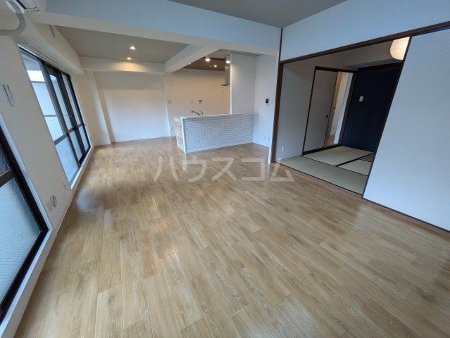 アドバンス東習志野の居間写真
