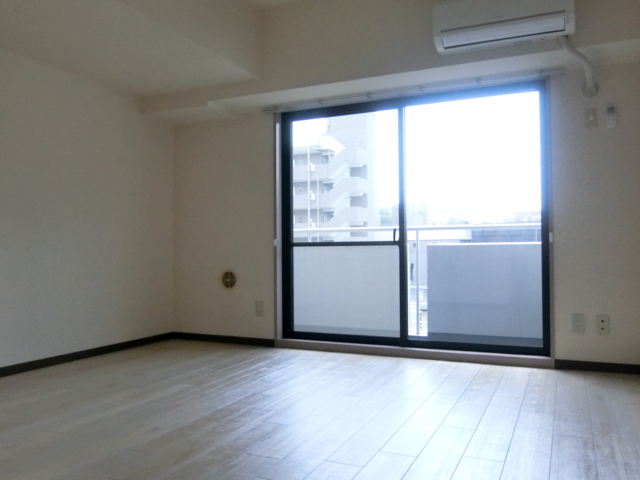 居室・リビング　日当たりの良いお部屋です♪