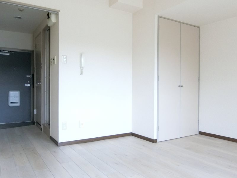その他部屋・スペース　ベランダ側からの室内