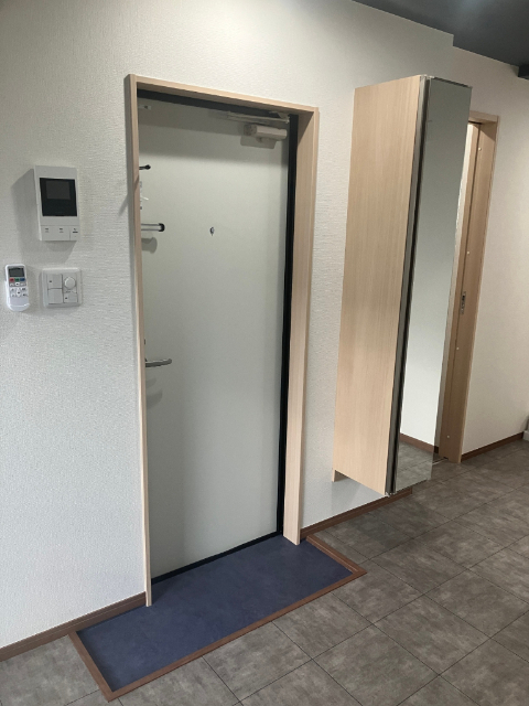 玄関　同タイプ参考写真