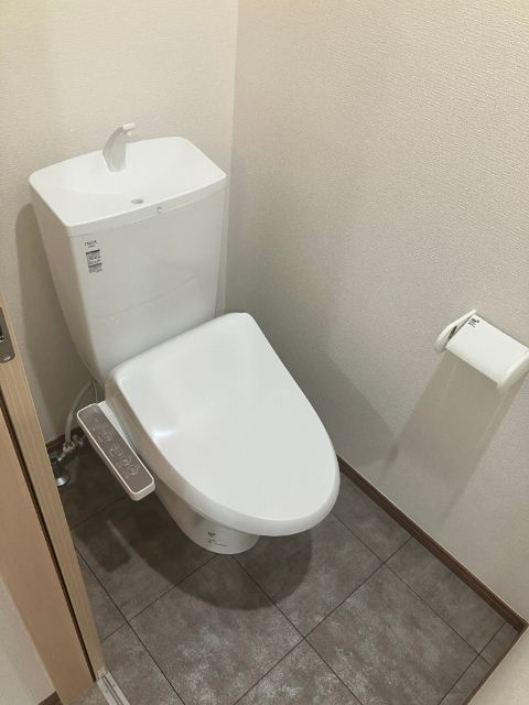 トイレ　同タイプ参考写真