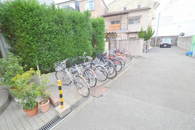 駐車場　駐輪場