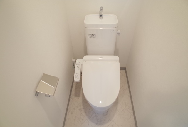 CREST TAPP 神戸湊町 NOIRのトイレ写真