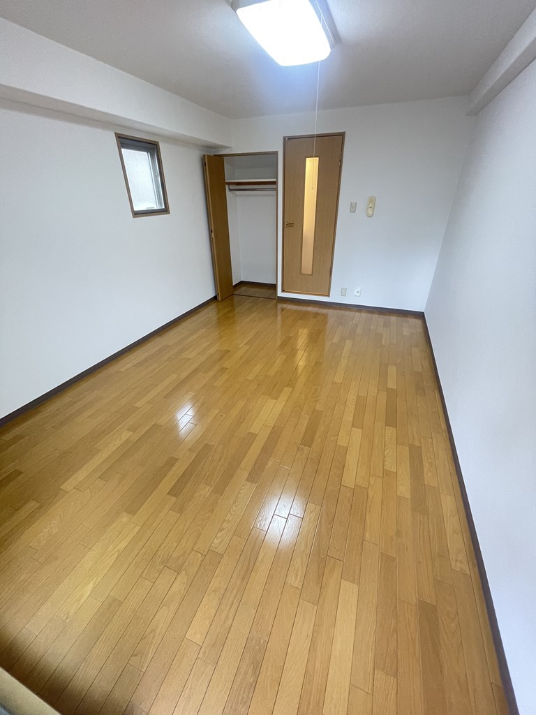 ミーネ新町弐番館の居間写真