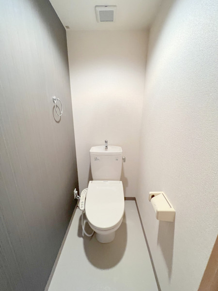 阪急宝塚線 庄内駅 徒歩5分 3階建 築21年のトイレ写真