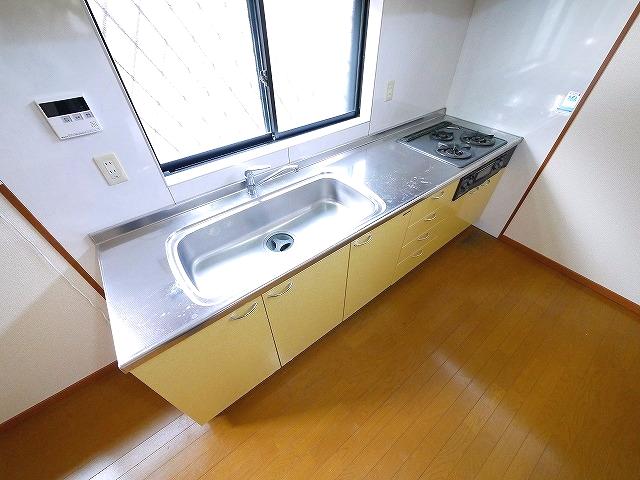 松田タウンハウスのキッチン写真