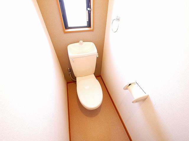 松田タウンハウスのトイレ写真
