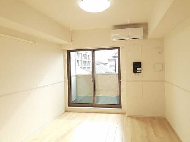 ＪＲ総武線 東船橋駅 徒歩8分 3階建 築5年の居間写真