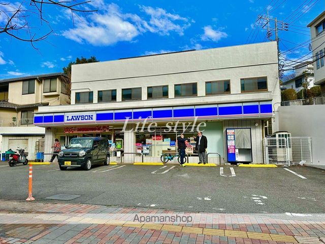 コンビニ　ローソン　三ッ沢下町店（コンビニ）まで700m