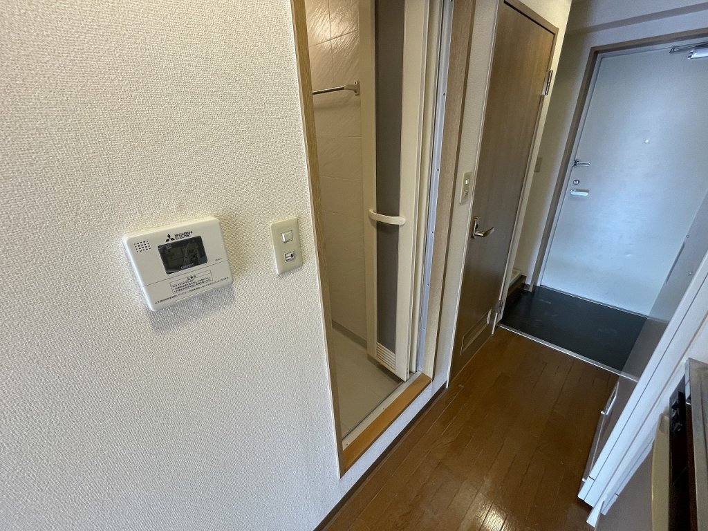 その他設備　温度調節も楽々　給湯パネル