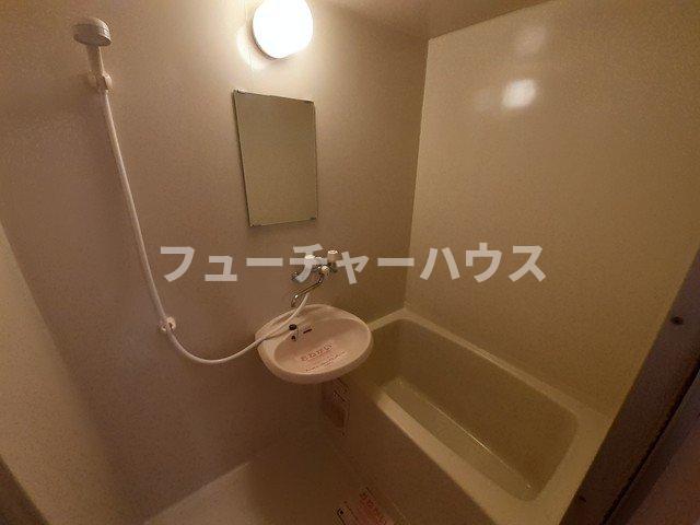 バス・シャワールーム　落ち着いた空間のお風呂です