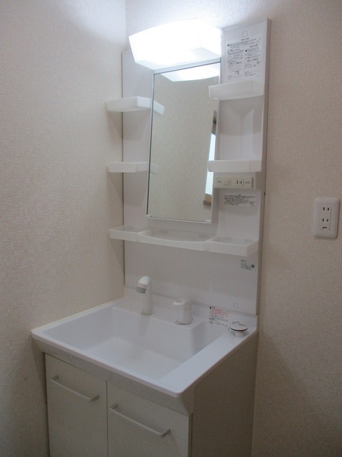 洗面設備　写真は２階のものです