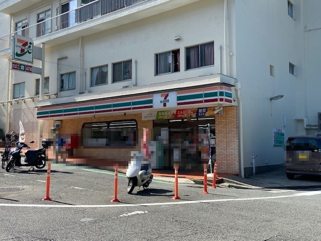 コンビニ　セブンイレブン（コンビニ）まで1299m