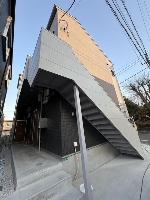 小田急小田原線 相模大野駅 バス乗車時間：15分 最寄りバス停で下車 徒歩11分 築2年
