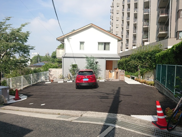 広島市東区山根町のアパートの建物外観